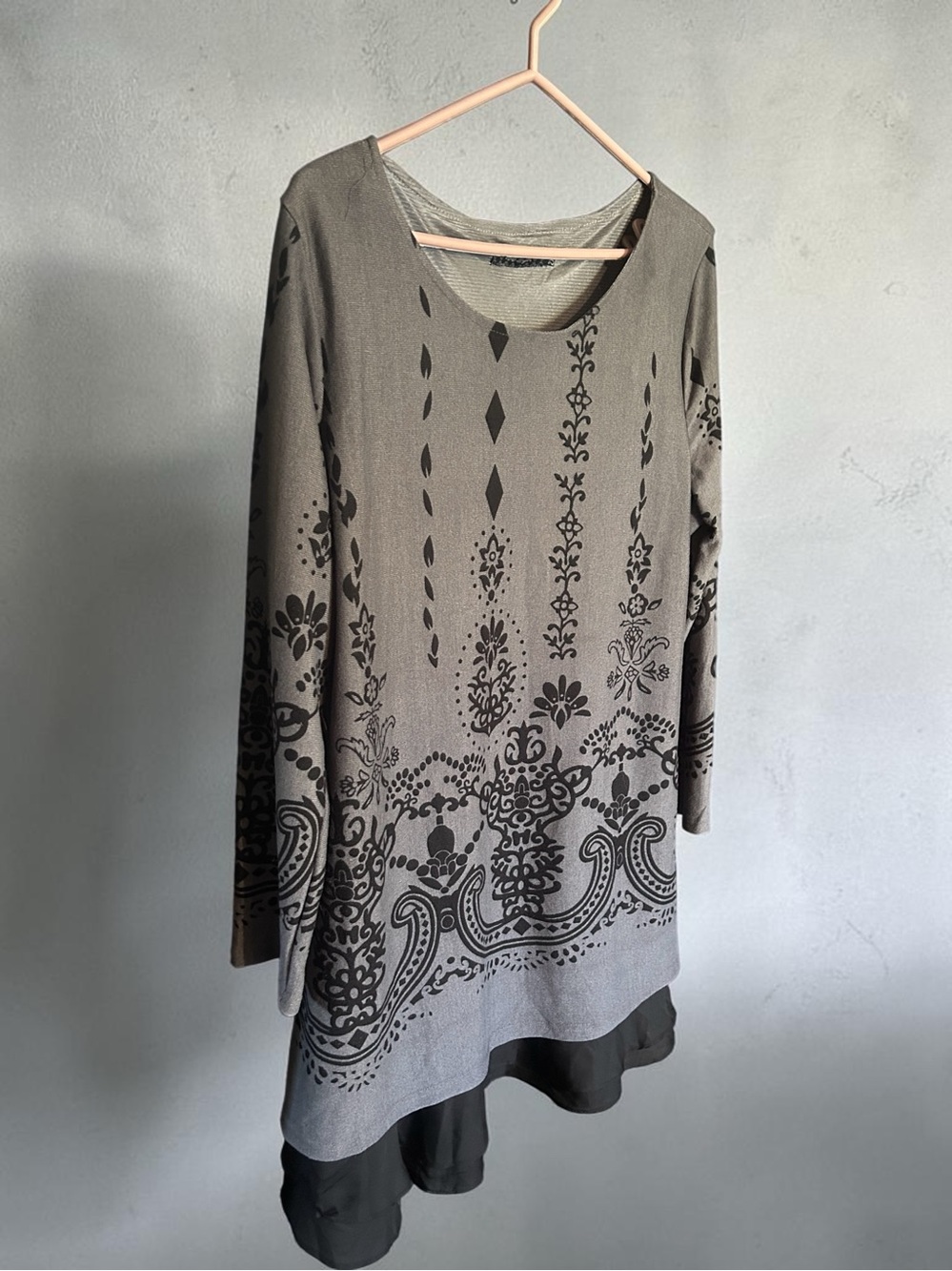 Ice Slik Gray Long Sleeve Ornate Print Layered Tunic